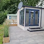 Domek alpejski Chalet With Dishwasher In A Park Lathum