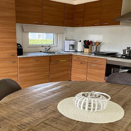 Chalet With Dishwasher In A Park
