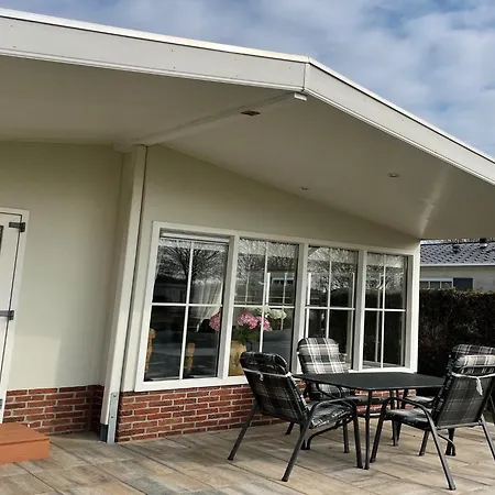 With Dishwasher In A Chalé Lathum