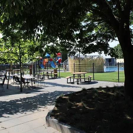 シャレー With Dishwasher In A Park *